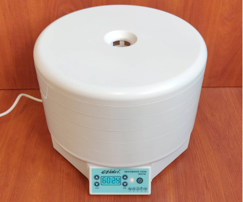 Собранная сушилка Ezidri Snackmaker FD500 Digital из пищевого пластика