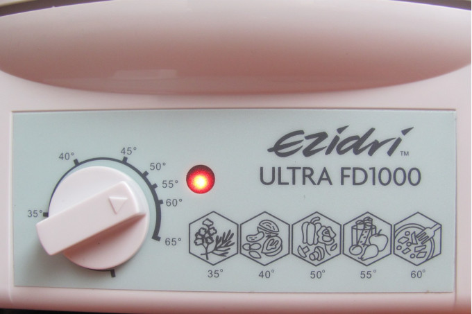 Панель керування сушарки Ezidri Ultra FD1000: регулятор температури зі шкалою від 35 до 65 °C