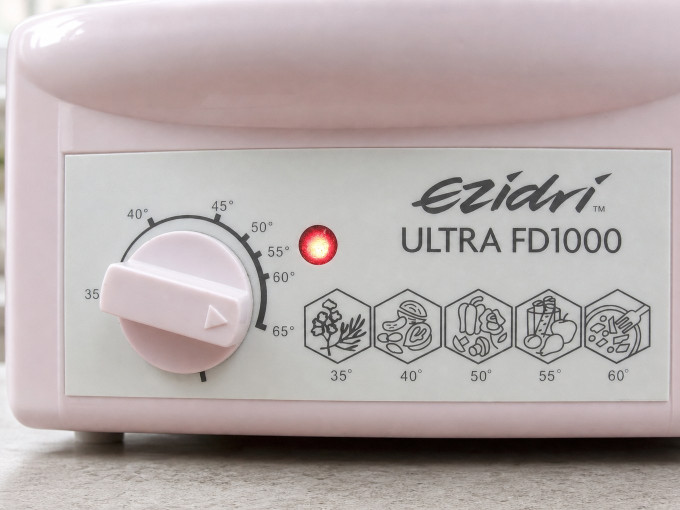 Панель управления электросушилки Ezidri Ultra FD1000 — регулятор температуры и индикатор работы