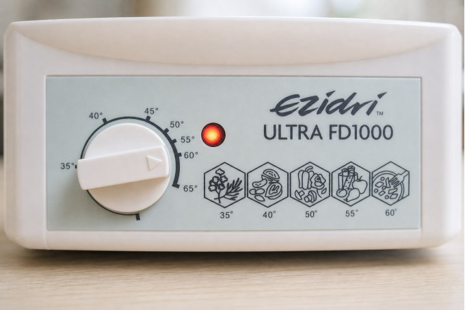 Панель управления сушилки Ezidri Ultra FD1000, регулятор выставлен на 60 градусов, горит индикатор